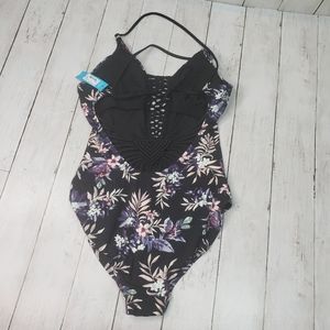 Ambrielle Embroidered One Piece Size XXL